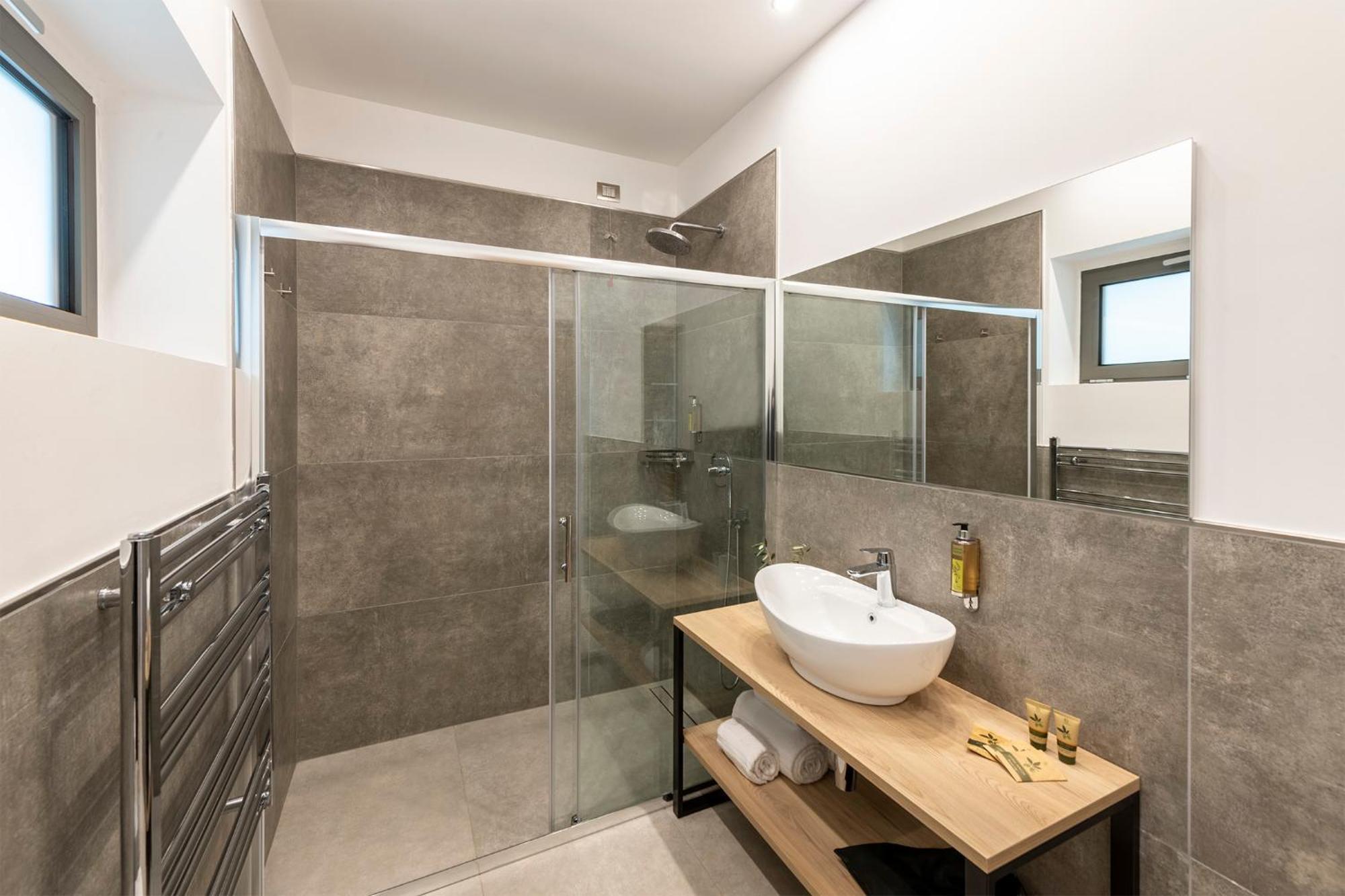 Evo Suites Apartments Limone sul Garda Zimmer foto